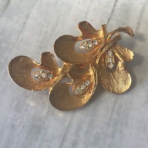 Leaf brooch with rhinestones